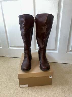 G by Guess brown boots Size 7.5 woman